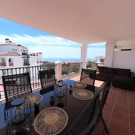 2 Bedroom Sitio De Calahonda, Mijas, 4 Pools! Apartment