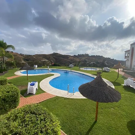 2 Bedroom Sitio De Calahonda, Mijas, 4 Pools! Apartment *
