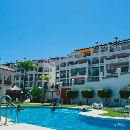 2 Bedroom Sitio De Calahonda, Mijas, 4 Pools! Apartment *